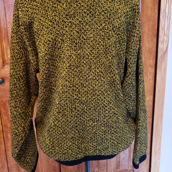Vintage Sweater - Picture 2 of 3